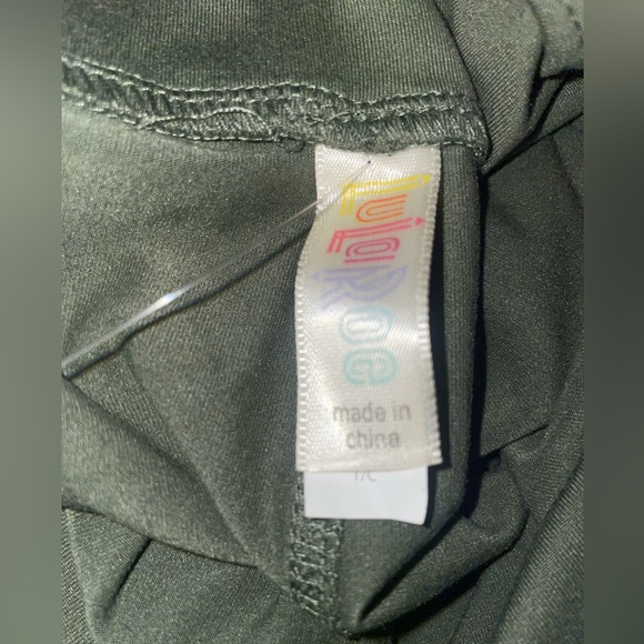 LULAROE (LLR-L0060-1) WOMENS SIZE TALL&CURVY LEGGINGS. DARK OLIVE IN COLOR. - Picture 3 of 3